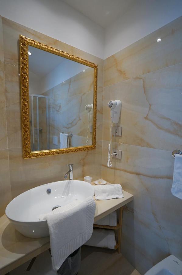 Hotel Villa Fulgida Каттоліка Екстер'єр фото