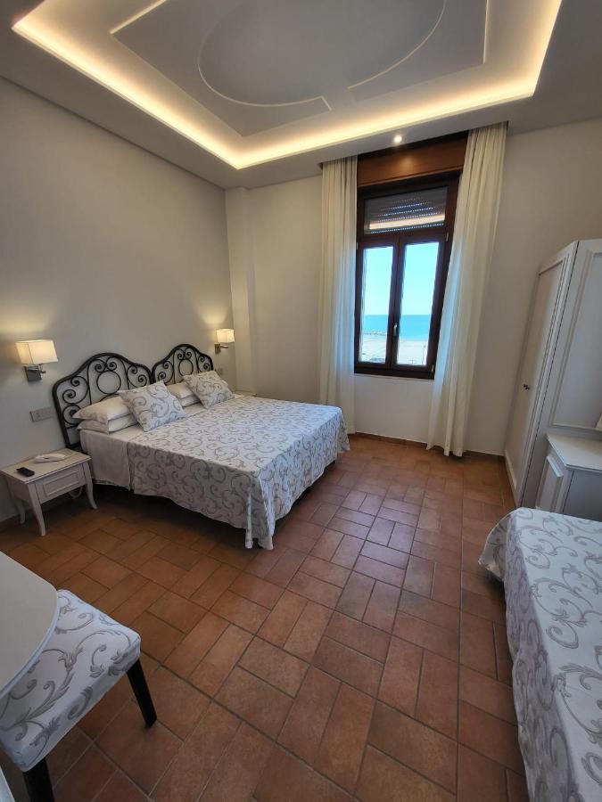 Hotel Villa Fulgida Каттоліка Екстер'єр фото