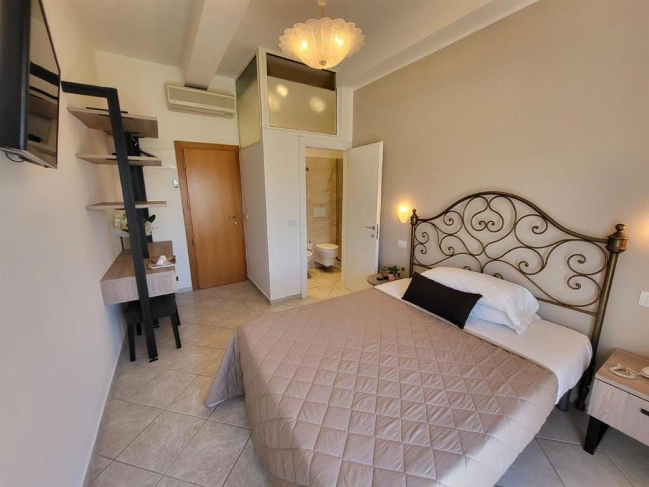 Hotel Villa Fulgida Каттоліка Екстер'єр фото